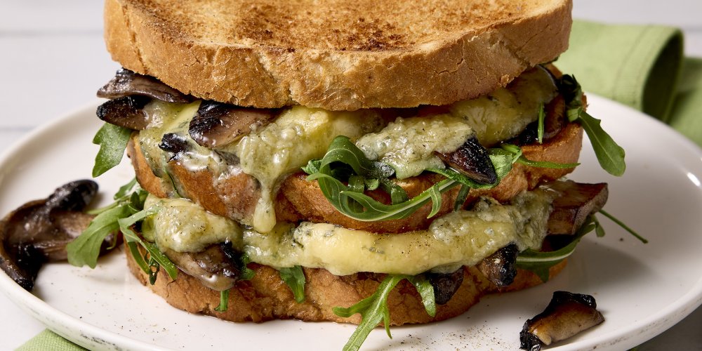 BLUE IS THE NEW BOLD: CLAWSON FARMS STILTON STEPS INTO THE SPOTLIGHT